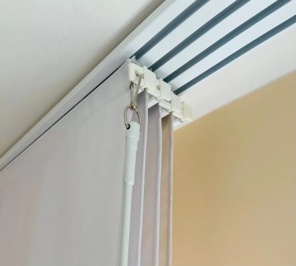 Guia Completo de Trilhos para Cortinas e Persianas